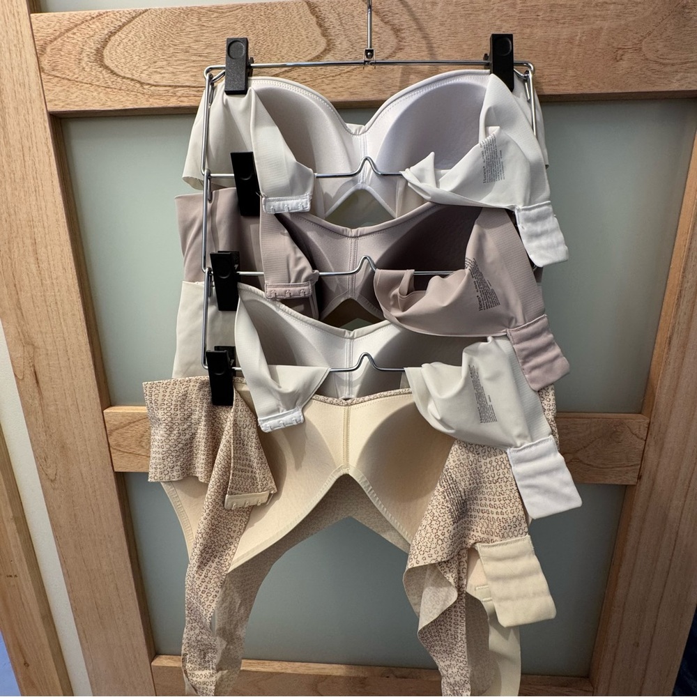 4x Hanes Ultra Light wireless t-shirt bras with sewn in lightly padded - Picture 3 of 9